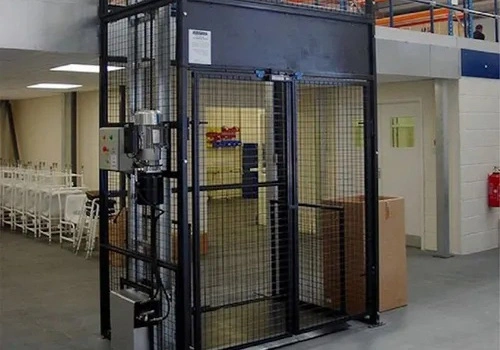 آسانسورهای کارخانه‌ها، انبارها و مراکز صنعتی