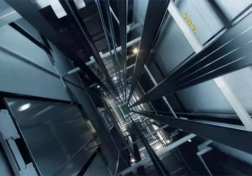 نصب در آسانسورهای کششی با سرعت معمول