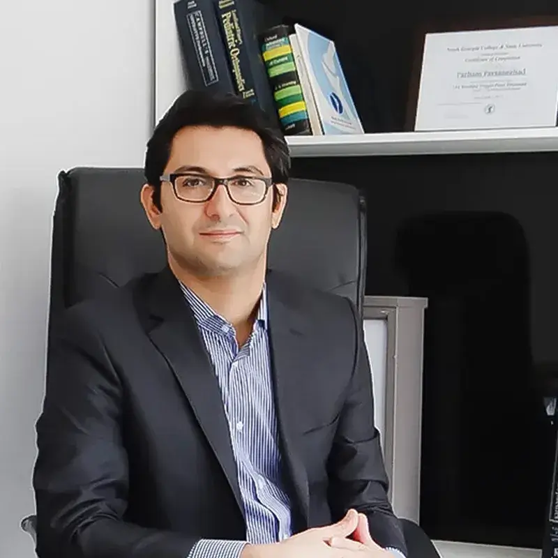 فیزیوتراپیست دکتر پرهام پارسا نژاد