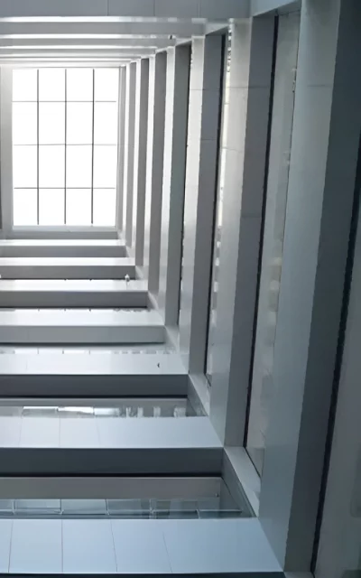 چاه آسانسور مدرن با تجهیزات و قطعات